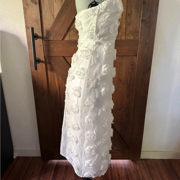 Lulus Posh Appearance White 3D Floral Applique Strapless Midi Dress - Picture 3 of 4